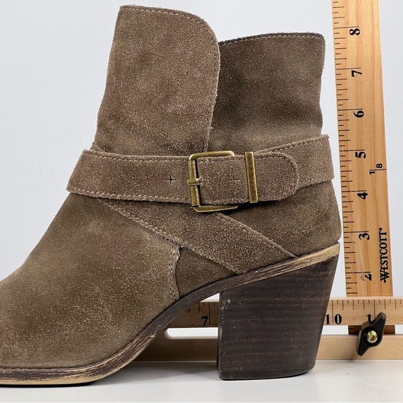 Suede Ankle Boots Booties BCBGeneration Taupe Brown Boho Bohemian Western Indie - Picture 12 of 15